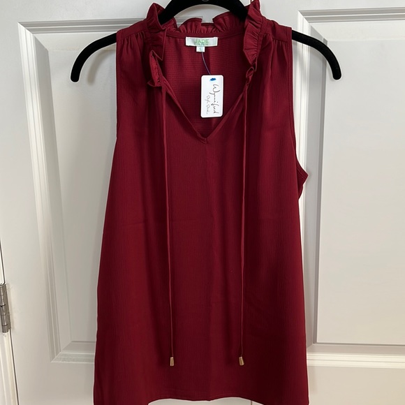 Jade Tops - NWT Jade Burgundy top sz S